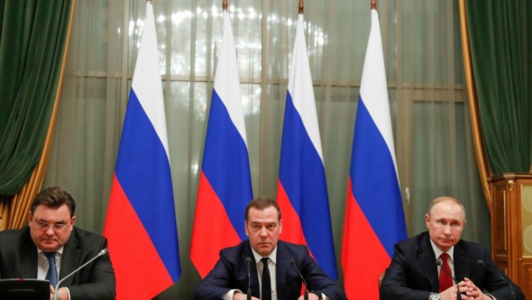 Dmitri Medvedev, sluga lui Putin, acuză SUA că încearcă să distrugă Rusia